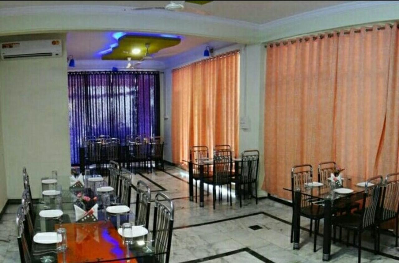 Ganga Palace 호텔 우자인 외부 사진
